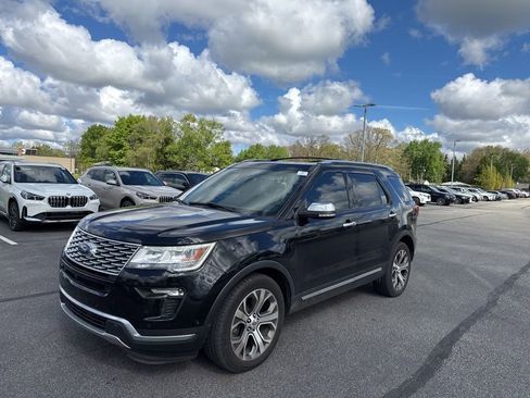 Used 2019 Ford Explorer Platinum AWD/4WD image 3