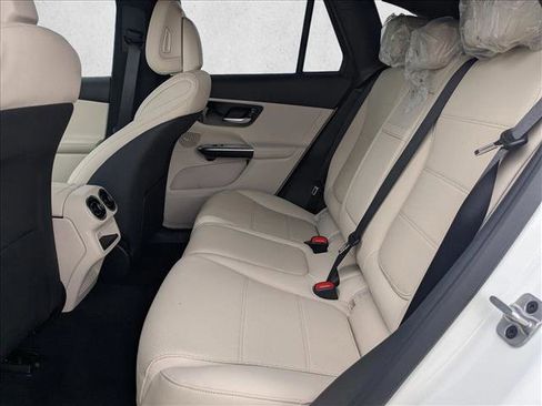 Used 2026 Mercedes-Benz GLC 300 image 15
