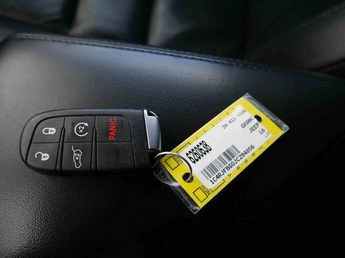 Used 2018 Jeep Grand Cherokee Limited w/ Trailer Tow Group IV image 33