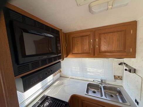 Used 2002 Ford E-350 and Econoline 350 Super Duty image 27