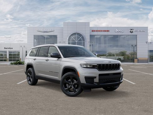 New 2025 Jeep Grand Cherokee L Laredo image 18