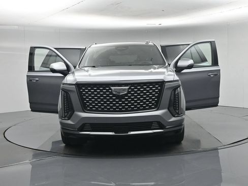 Used 2025 Cadillac Escalade Premium Luxury w/ Touring Package AWD/4WD image 39