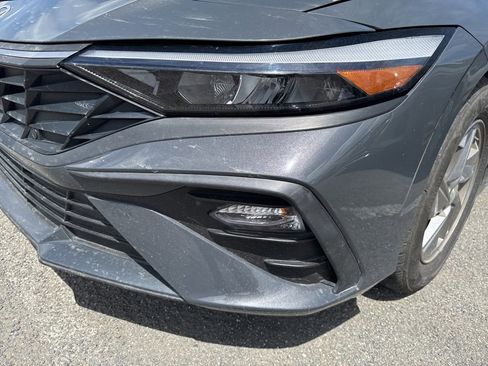 Used 2025 Hyundai Elantra SE FWD image 7