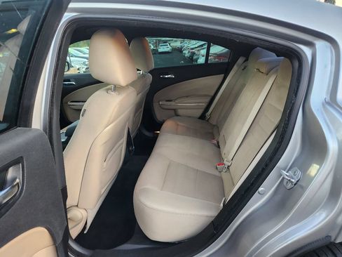 Used 2011 Dodge Charger SE RWD image 11