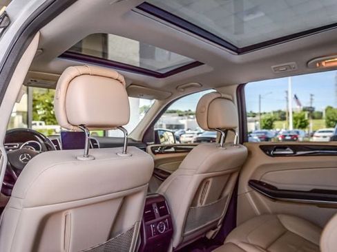 Used 2018 Mercedes-Benz GLS 550 4MATIC image 46
