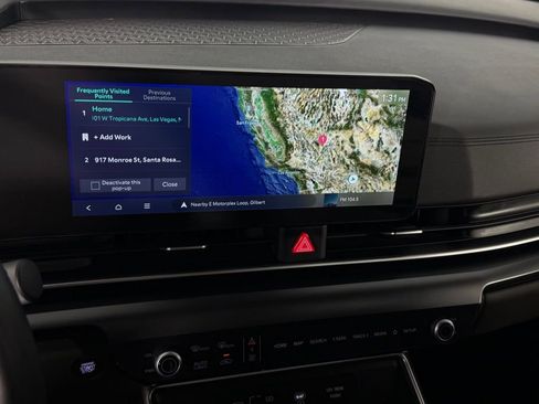 Used 2025 Kia Carnival image 18