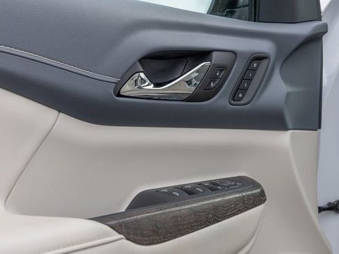 Certified 2023 GMC Acadia Denali w/ Denali Technology Package image 17