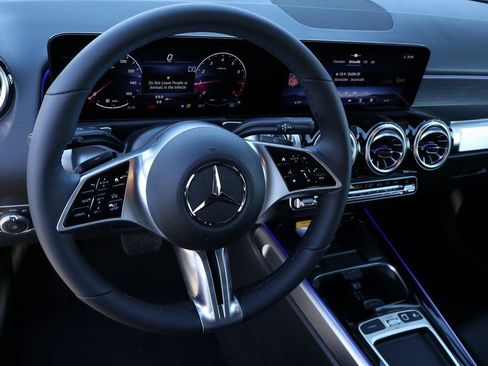 New 2026 Mercedes-Benz GLB 250 4MATIC image 36