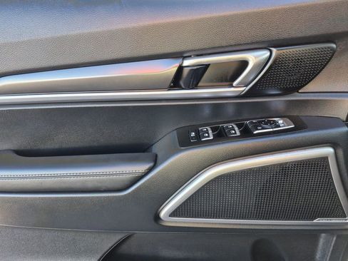 Certified 2025 Kia Telluride S image 8