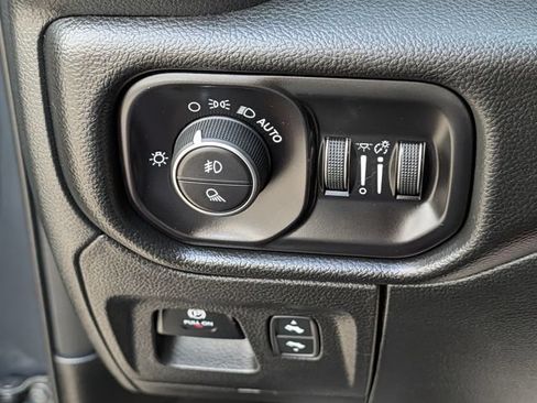 Used 2025 RAM 1500 Big Horn AWD/4WD image 22