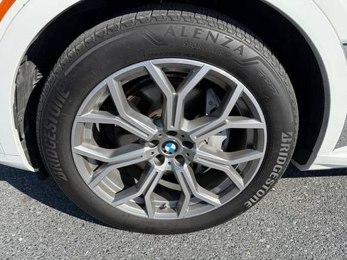 Used 2026 BMW X7 xDrive40i w/ Premium Package AWD/4WD image 9