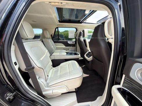 Used 2023 Lincoln Navigator Black Label AWD/4WD image 10