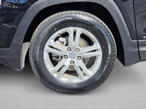 Used 2024 GMC Terrain SLE image 23