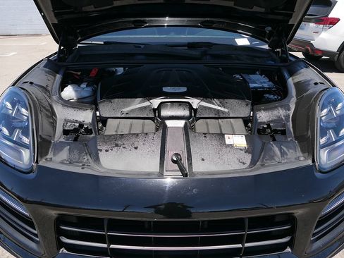 Used 2023 Porsche Cayenne S AWD/4WD image 30
