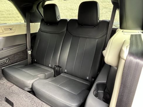Used 2024 Land Rover Range Rover Long Wheelbase SE AWD/4WD image 34