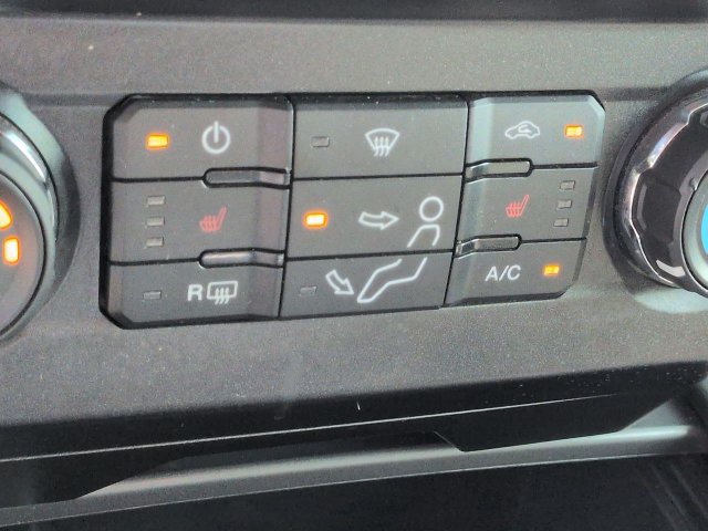 Certified 2019 Ford F250 XLT w/ XLT Premium Package AWD/4WD image 22