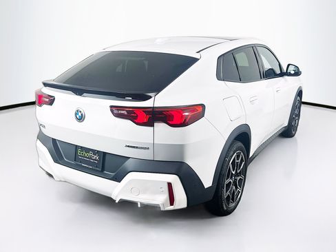 Used 2026 BMW X2 xDrive28i AWD/4WD image 9