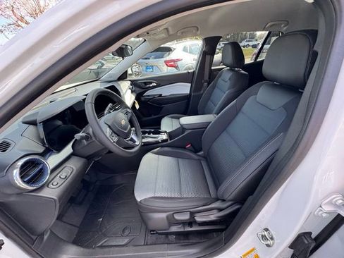 New 2026 Chevrolet Trax LT w/ Driver Confidence Package image 10