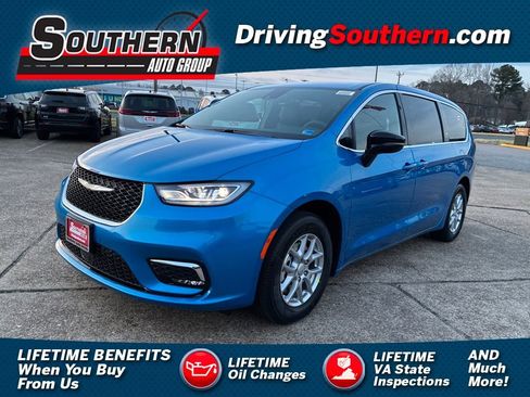 New 2026 Chrysler Pacifica Select FWD image 1