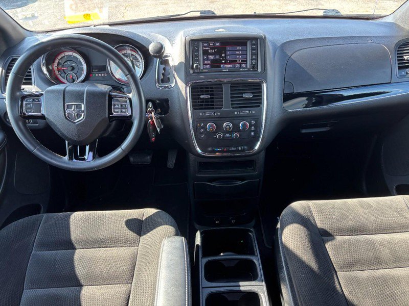 Used 2017 Dodge Grand Caravan SE FWD image 15