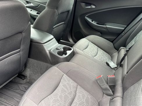 Used 2018 Chevrolet Volt LT image 12