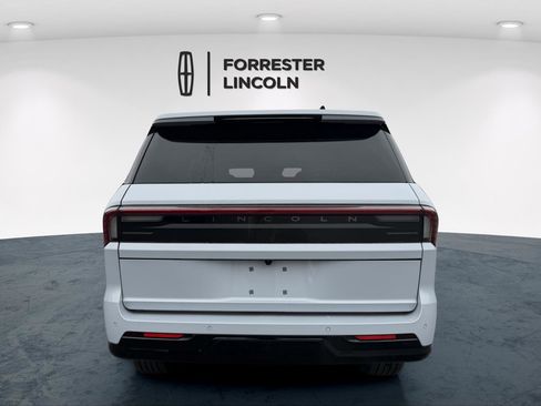 New 2026 Lincoln Navigator Reserve AWD/4WD image 4