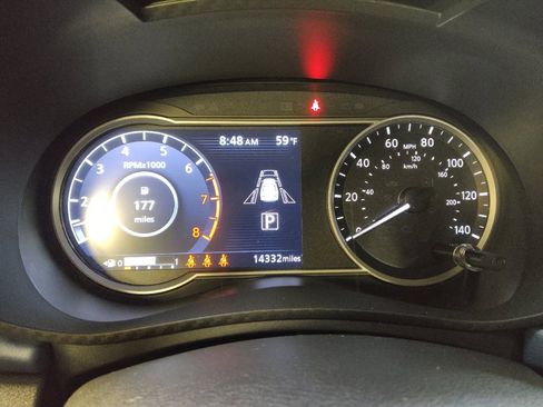 Used 2024 Nissan Versa SV w/ Trunk Package image 23