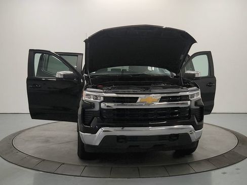 Used 2025 Chevrolet Silverado 1500 LT AWD/4WD image 12
