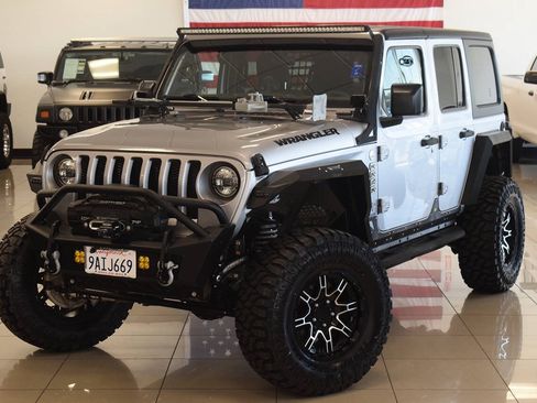 Used 2018 Jeep Wrangler Unlimited Sport S AWD/4WD image 3