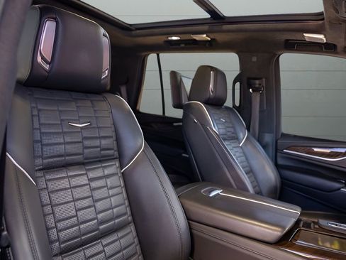 Used 2022 Cadillac Escalade Sport Platinum w/ LPO, ONYX Package AWD/4WD image 99