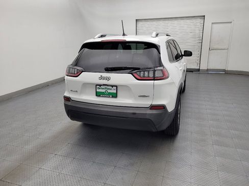 Used 2019 Jeep Cherokee Latitude Plus AWD/4WD image 7