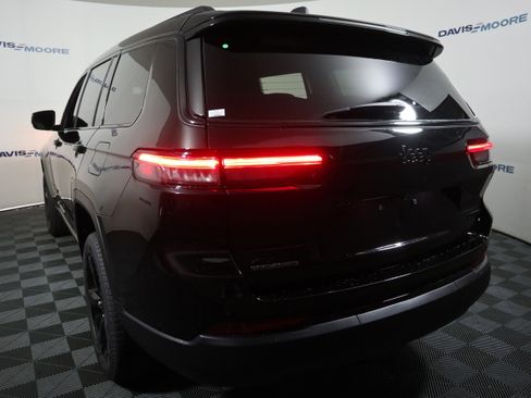 New 2025 Jeep Grand Cherokee L Limited w/ Black Appearance Package image 10