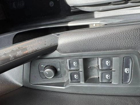 Used 2020 Volkswagen Tiguan SE w/ Panoramic Sunroof Package AWD/4WD image 15