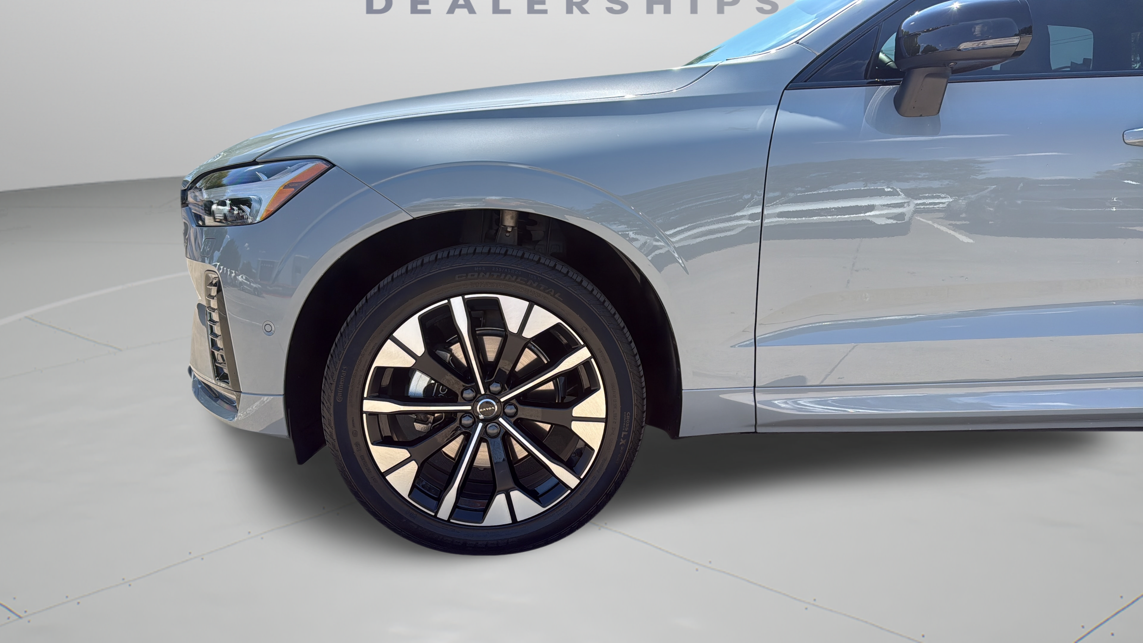 Used 2026 Volvo XC60 B5 Plus w/ Protection Package Premier AWD/4WD image 32