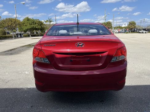 Used 2012 Hyundai Accent GLS image 8