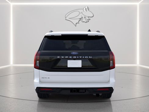 New 2025 Ford Expedition Active image 5