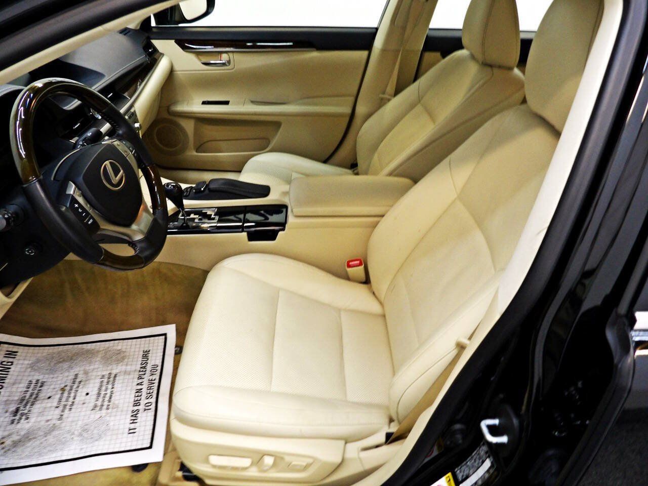 Used 2015 Lexus ES 350 w/ Luxury Package FWD image 8