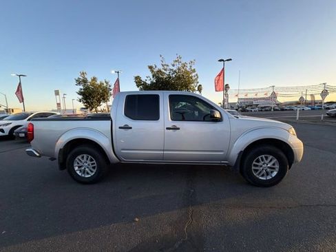 Used 2019 Nissan Frontier SV AWD/4WD image 3
