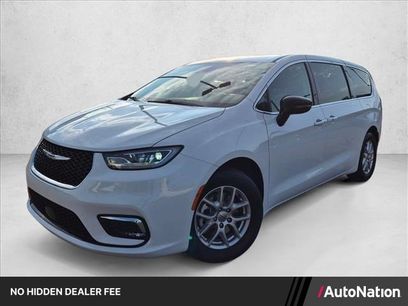 Used 2024 Chrysler Pacifica Touring-L