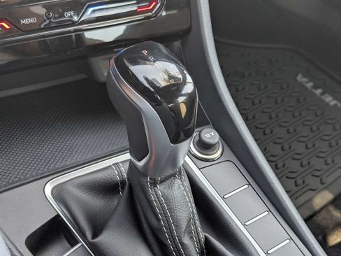 Certified 2026 Volkswagen Jetta Sport FWD image 38