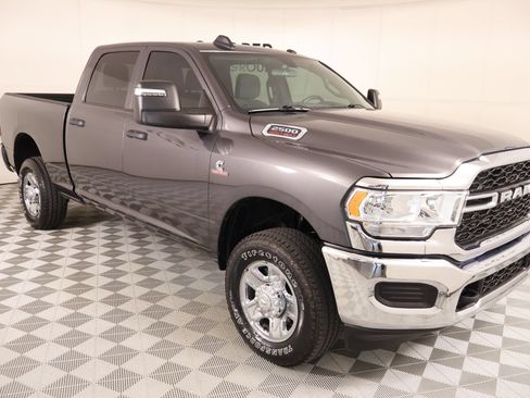 Used 2024 RAM 2500 Tradesman w/ Chrome Appearance Group AWD/4WD image 1