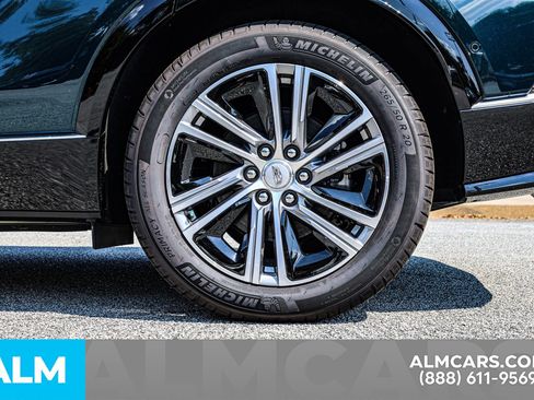 Used 2025 Cadillac Lyriq Luxury image 17