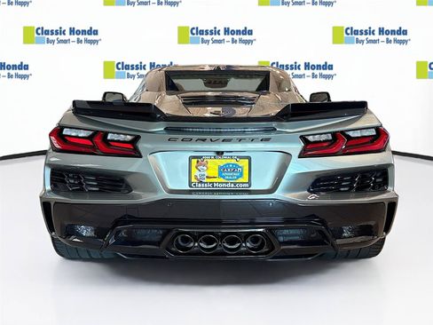 Used 2024 Chevrolet Corvette Z06 RWD image 7