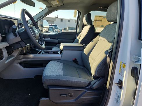 New 2026 Ford F250 XLT w/ XLT Premium Package image 9