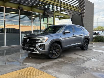 Used 2024 Volkswagen Atlas Cross Sport SE w/ Panoramic Sunroof Package