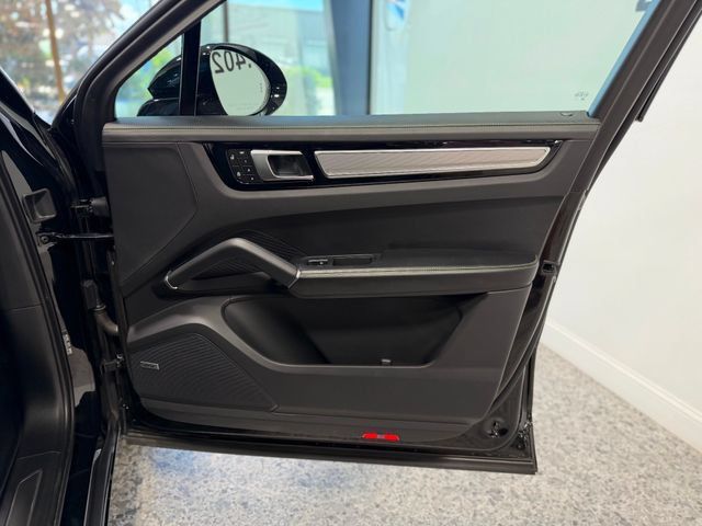 Used 2023 Porsche Cayenne Platinum Edition AWD/4WD image 40