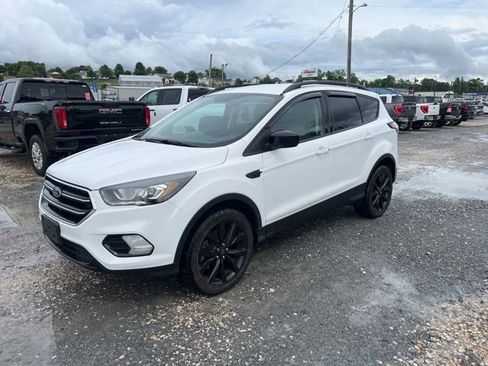 Used 2018 Ford Escape SE w/ SE Sport Appearance Package AWD/4WD image 2