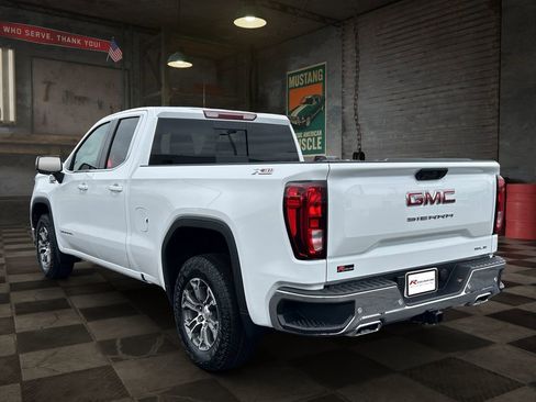 New 2026 GMC Sierra 1500 SLE w/ X31 Off-Road Package AWD/4WD image 5