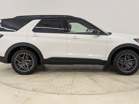 New 2026 Ford Explorer ST-Line w/ ST-Line Street Pack image 8