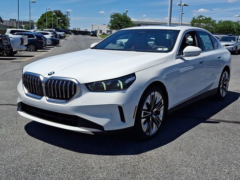 New 2027 BMW 530i xDrive w/ Premium Package AWD/4WD image 2